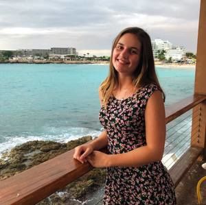 Meet your Posher, Stefanie